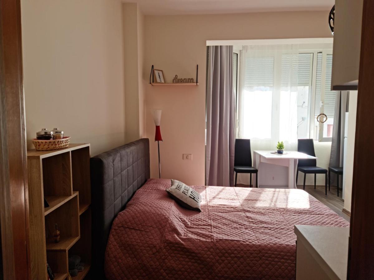 Lovely One Bedroom Studio In Тирана Екстер'єр фото