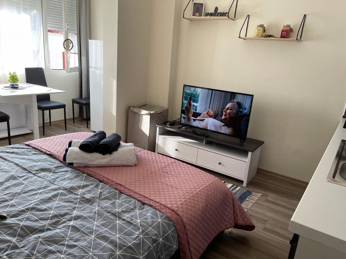 Lovely One Bedroom Studio In Тирана Екстер'єр фото